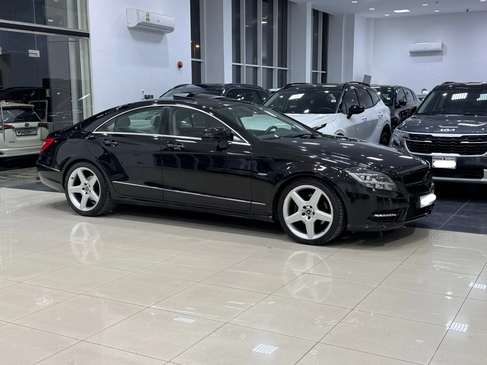 Mercedes Benz CLS-350 / 2012 (Black)