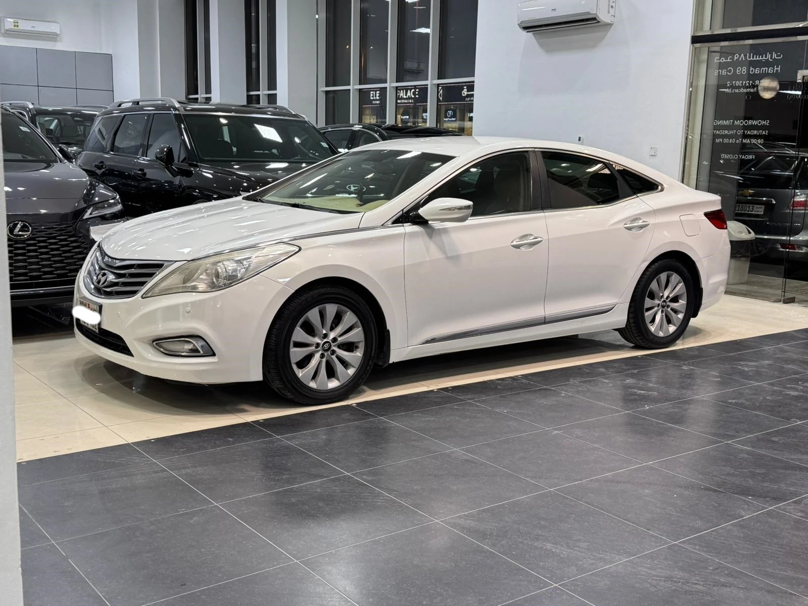 Hyundai Azera 2013 (White)