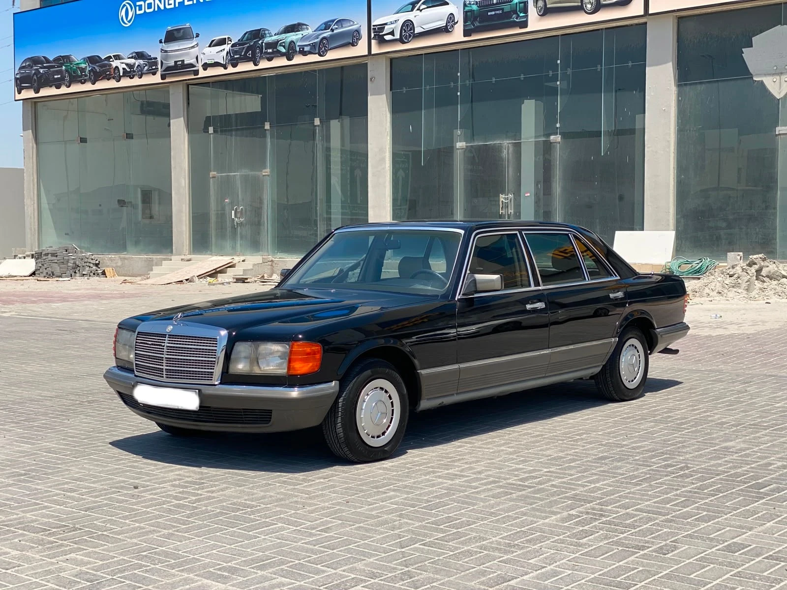 Mercedes Benz 280 SEL 1982 (Black)