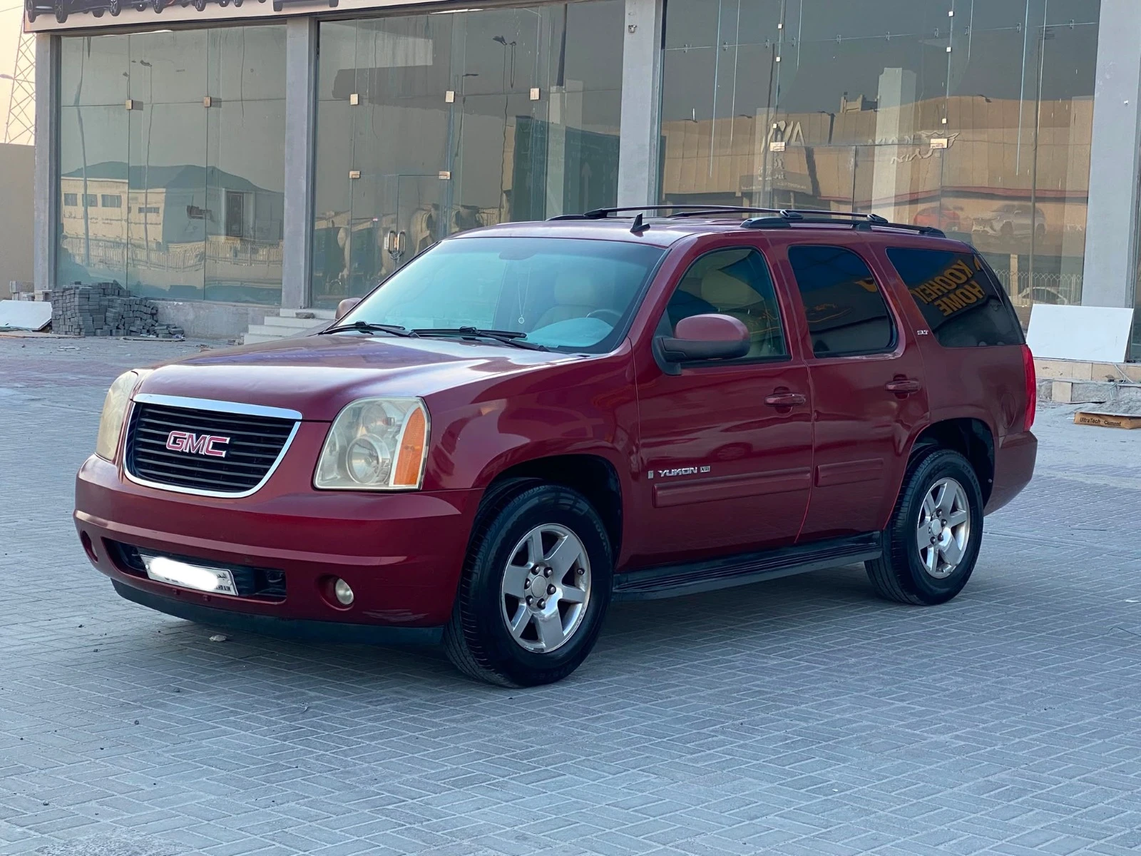 GMC Yukon 2009 (Maroon)