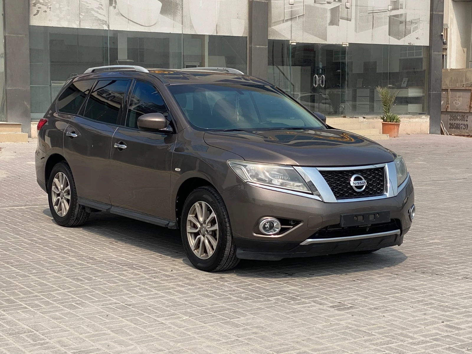 Nissan Pathfinder 2015 (Grey)