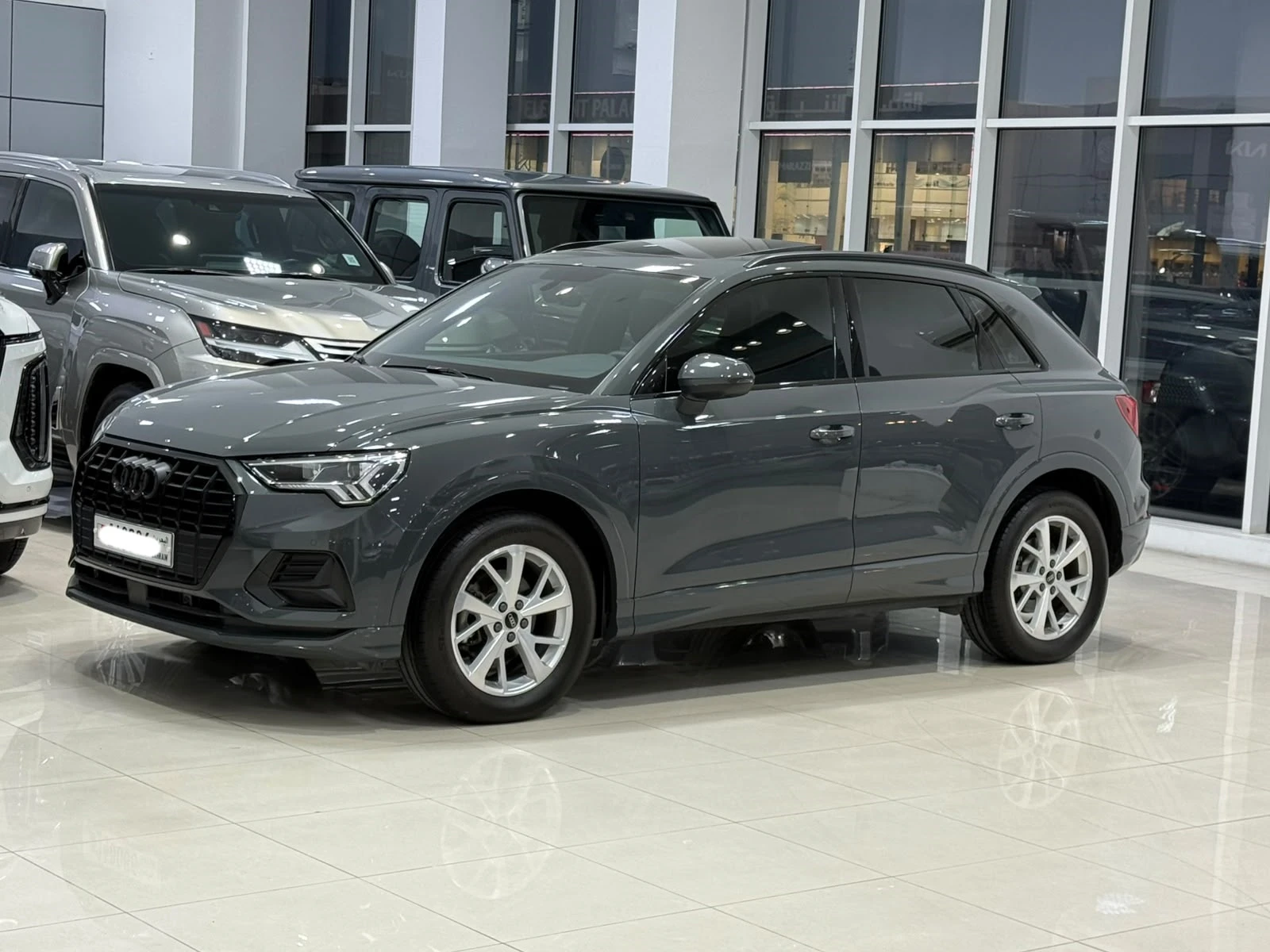 Audi Q3 / 2025 (Grey)