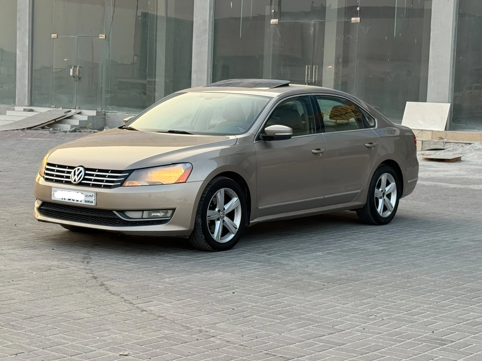 Volkswagen Passat 2016 (Beige)